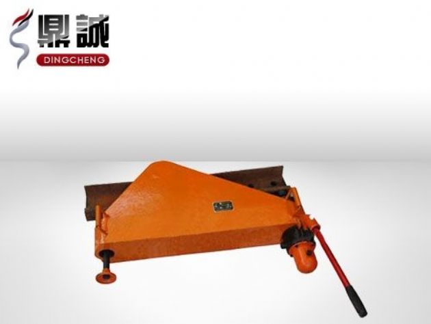 點(diǎn)擊查看詳細(xì)信息<br>標(biāo)題：垂直液壓彎軌機(jī) 閱讀次數(shù)：4666