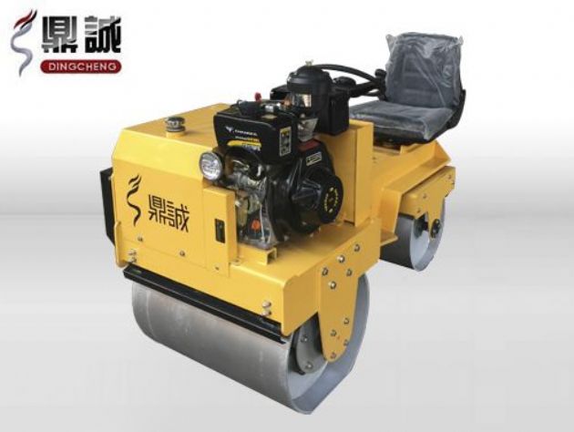 點(diǎn)擊查看詳細(xì)信息<br>標(biāo)題：DC850C座駕式壓路機(jī) 閱讀次數(shù)：15796