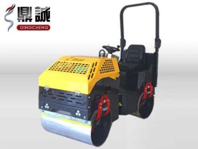 點(diǎn)擊查看詳細(xì)信息<br>標(biāo)題：1噸全液壓振動(dòng)壓路機(jī) 閱讀次數(shù)：14795